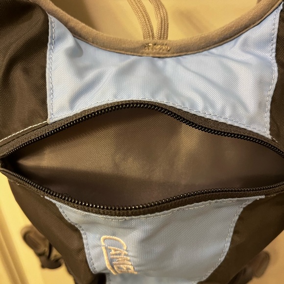 Camelbak Hiking Hydration Pack - Picture 7 of 7